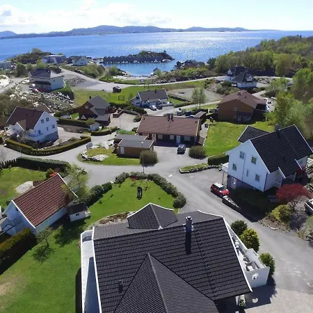 Family House Close To The Beach Mosterhamn Exterior photo
