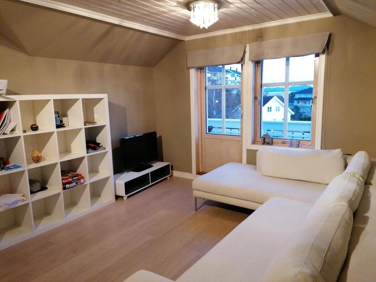 Hébergement de vacances Family House Close To The